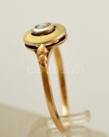 Arany(Au) 14K gyűrű gyémánt kővel, jelzett, méret: 57, bruttó: 2 g