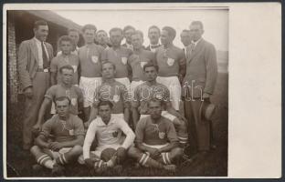 A Budai 11 FC csoportképe, fotólap, 9×14 cm