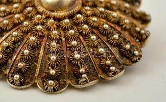 Antik ezüst(Ag) virág alakú bross, jelzett, horpadással, d: 4,5 cm, nettó: 11,5 g