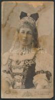 1896 Andrássy Gézáné Kaunitz zu Rietberg Eleonóra millenniumi díszmagyarban, keményhátú fotó Koller tanár utódai műterméből, megviselt állapotban, 21×11,5 cm