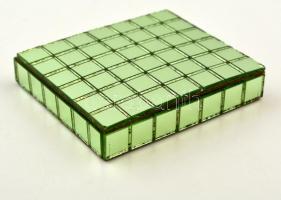 Tükrös mozaikkal díszített kis dobozka, 9x8x2 cm