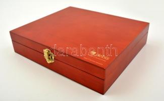 Sör és bor fogyasztásához összeállított készlet(dugóhúzó, fokoló, üvegdugó, stb.), 5 db, eredeti fa ...