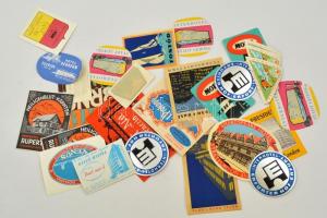 24 db különféle érdekes bőröndcímke