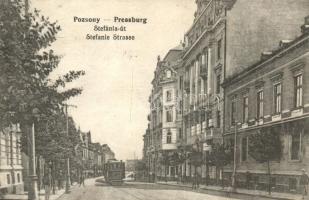 Pozsony, Pressburg, Bratislava; Stefánia út, villamos / street view with tram (r)