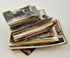 cca 1920-1980 Vegyes fotó tétel, cca 150 db, főként családi képek és városképek, 6,5x10 és 18x13 cm közti méretben