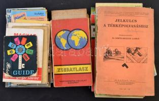 cca 1941-2000 Nagy térkép tétel, benne magyar és külföldi térképek, turistatérképek, zsebatlasz, Jelkulcs a térképolvasáshoz című 1941-es kiadvány.