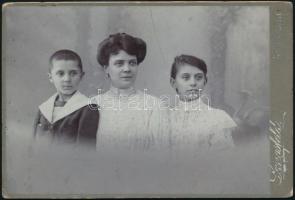 cca 1870-1900 Vegyes keményhátú fotó tétel, 6 db, Bécs Adéle,  Bp. Koller K. tanár, Bp. Kozmata Ferenc (2 db.), Pozsony Kozics Ede, Kaposvár Langsfeld, 11x16 cm. és 10,5x6x5 cm.