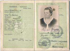 1935 Bp., A Magyar Királyság által kiállított fényképes útlevél / Hungarian passport