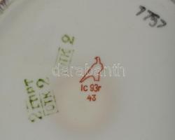 Nagyméretű porcelán teáskanna, kézzel festett, jelzett, kis kopásnyomokkal, m: 23,5 cm