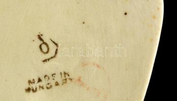 Drasche törölköző női akt, fehér mázas porcelán figura, jelzett, hibátlan, m: 19 cm