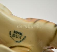 Royal Dux tigris, kézzel festett, jelzett, máz alatti foltokkal, h:18 cm, m: 8 cm