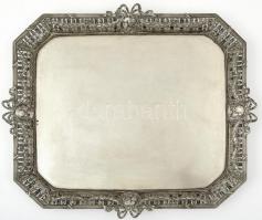Áttört szélű ezüst (Ag.) tálca, más-más férfi arcképével, jelzett, mesterjeggyel, 38×43 cm, nettó: 1660 g /Silver tray with portraits