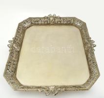 Áttört szélű ezüst (Ag.) tálca, más-más férfi arcképével, jelzett, mesterjeggyel, 38×43 cm, nettó: 1...