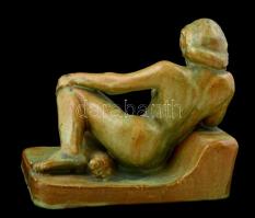 Radványi kerámia: Fekvő akt. Mázas kerámia. Jelzett, hibátlan. 19x21 cm