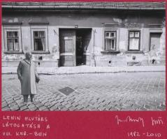 1982-2010 Jankovszky György(1946-): Budapest, Lenin elvtárs látogatása a VIII. kerületben, fotómontázs feliratozva, aláírt, pecséttel jelzett, kartonra kasírozva, 12x17,5 cm