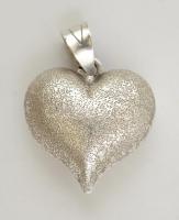 Ezüst(Ag) szív függő, jelzett, 3x2,4 cm, nettó: 4,5 g
