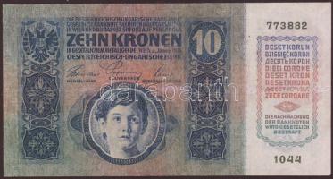 1915. 10K piros "Magyarország" körbélyegzővel aminek egy része hiányzik! T: restaurált