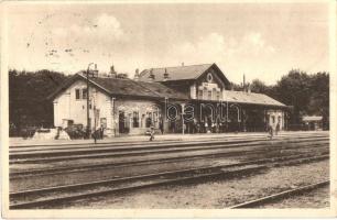 Nagyszombat, Trnava; vasútállomás. Adolf Horovitz / Stanica / railway station (EK)