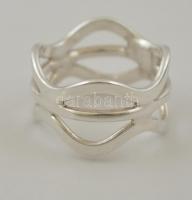 Ezüst(Ag) áttört hullám gyűrű, jelzett, méret: 53, nettó: 4,5 g