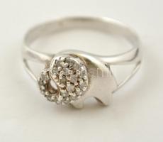 Ezüst(Ag) apró szintetikus kövekkel díszített elefántos gyűrű, jelzett, méret: 59, bruttó: 2,4 g