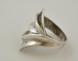 Ezüst(Ag) szalagmintás gyűrű, jelzett, méret: 55, nettó: 7,1 g