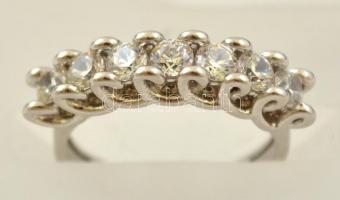 Ezüst(Ag) hétköves gyűrű, szintetikus kövekkel, jelzett, méret: 55, bruttó: 4,5 g