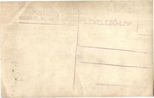 K.u.K. huszár katona portréfotója, kitüntetésekkel, a Modern műterem fényképe / Austro-Hungarian hus...