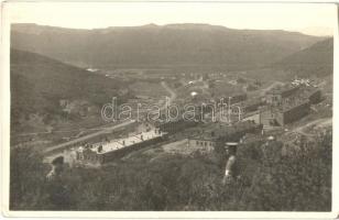 Hadifogoly tábor északi és déli része Vlagyivosztokban / POW prison camp's north and south view in Vladivostok - 2 RÉGI fotólap / 2 pre-1945 photos