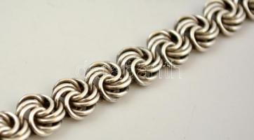 Ezüst(Ag) masszív rózsaszemes karkötő, jelzett, h: 20 cm, nettó: 18,8 g