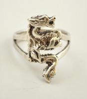 Ezüst(Ag) sárkányos gyűrű, jelzett, méret: 55, nettó: 5,8 g