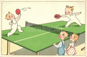 10 db főleg RÉGI gyerek motívumlap, vegyes minőség / 10 mostly pre-1945 children art postcards, mixe...