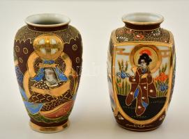 Jelzett japán váza pár, kézzel festett, kopás nyomokkal, m:12 cm (2×)