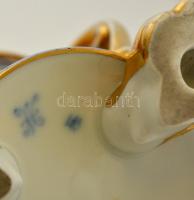 Jelzett karmos váza, romantikus jelenetekkel, matricás, kopott aranyozás, m:15 cm