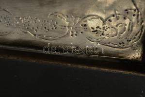 Életkép, matricás porcelán kép, jelzett ezüst (Ag.) foglalatban, hajszálrepedésekkel a porcelánon, f...