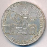 Ausztria 1976. 100Sch Ag "Téli Olimpia Innsbruck" T:2 ph., kis patina  Austria 1976. 100 Schilling "Winter Olympics Innsbruck / Building and Olympic logo" C:XF edge error, small patina Krause KM#2927