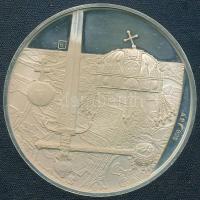 Fülöp Zoltán (1851-) 1978. "Budapest - Parlament / Királyi szent ereklyék" Ag emlékérem to...