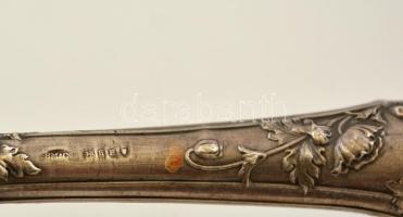 Ezüst (Ag.) nyeles fém cipőkanál és cipőfűzőhúzó horog, jelzettek, díszdobozban, h: 22,5 cm