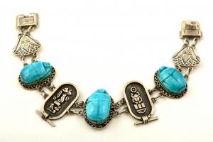 Szkarabeuszmotívumos ezüst (Ag.) ékszer szett: gyűrű, nyaklánc, karkötő, kő berakásokkal, jelzettek,...