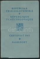 1927-1929 Csehszlovák útlevél, fényképpel, csehszlovák okmánybélyeggel, egészvászon-kötésben./ 1927-1929 Czechoslovakian passport, with photo, with Czechoslovakian documentary stamp.