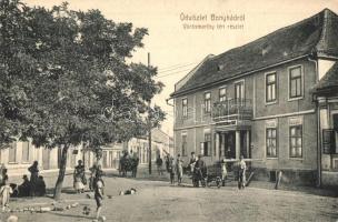 Bonyhád, Vörösmarty tér, gyógyszertár. Reining E. kiadása