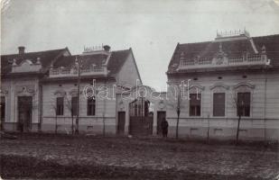 1910 Orosháza, utcakép épülettel, photo