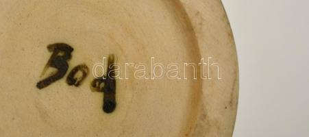 Bod Éva (1924-2004): Váza karcolt virág motivummal,  jelzett, apró lepattanásokkal, m:36 cm