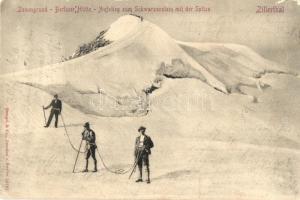 Zillerthal, Zemmgrund, Berliner Hütte, Augstieg zum Schwarzenstein mit der Spitze / hikers (EK)