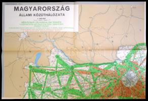 1965 Magyarország áttekintő úttérképe. 1:300.000. I. Forgalmi terhelési térkép. II. Tonnaterhelési térkép. III. Hétköznapi célforgalom térképe. IV. Vasárnapi célforgalom térképe.Térképenként 4 szelvény. (4x4)+ Magyarország áttekintő úttérképe. Az úthálózat forgalmi jellege. + Magyarország áttekintő úttérképe. Magasabbrendű számlálóállomások. Bp., Kartográfiai Vállalat-Útügyi Kutató Intézet. Kiadói karton mappában, szelvényeknént: 62x91 cm., összesen:124x182 cm.x4, 28x41 cm.x2.