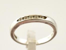 Ezüst (Ag.) gyűrű, szintetikus kő berakásokkal, jelzett, méret: 50, bruttó 2 g