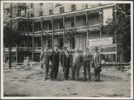 1932 A Cisztercita rend főgimnáziumának Budapest V: Piarista köz. építése. Házszentelő és alapkő-let...