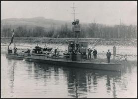A Dunai Flottilla C őrnaszádja. Az eredeti negatívról az 1980-as években előhívott másolat. 18x14 cm