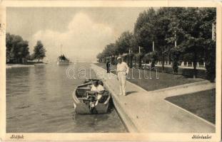 Siófok, kikötő hajóskapitánnyal és motorcsónakkal (Rb)