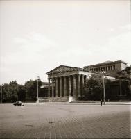 cca 1957 Budapesti városképek, Kotnyek Antal (1921-1990) fotóriporter 13 db professzionális negatív ...