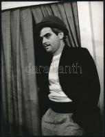 cca 1969 Latinovits Zoltánról készült 4 db vintage fotó, 19,5x29 cm és 24x18 cm